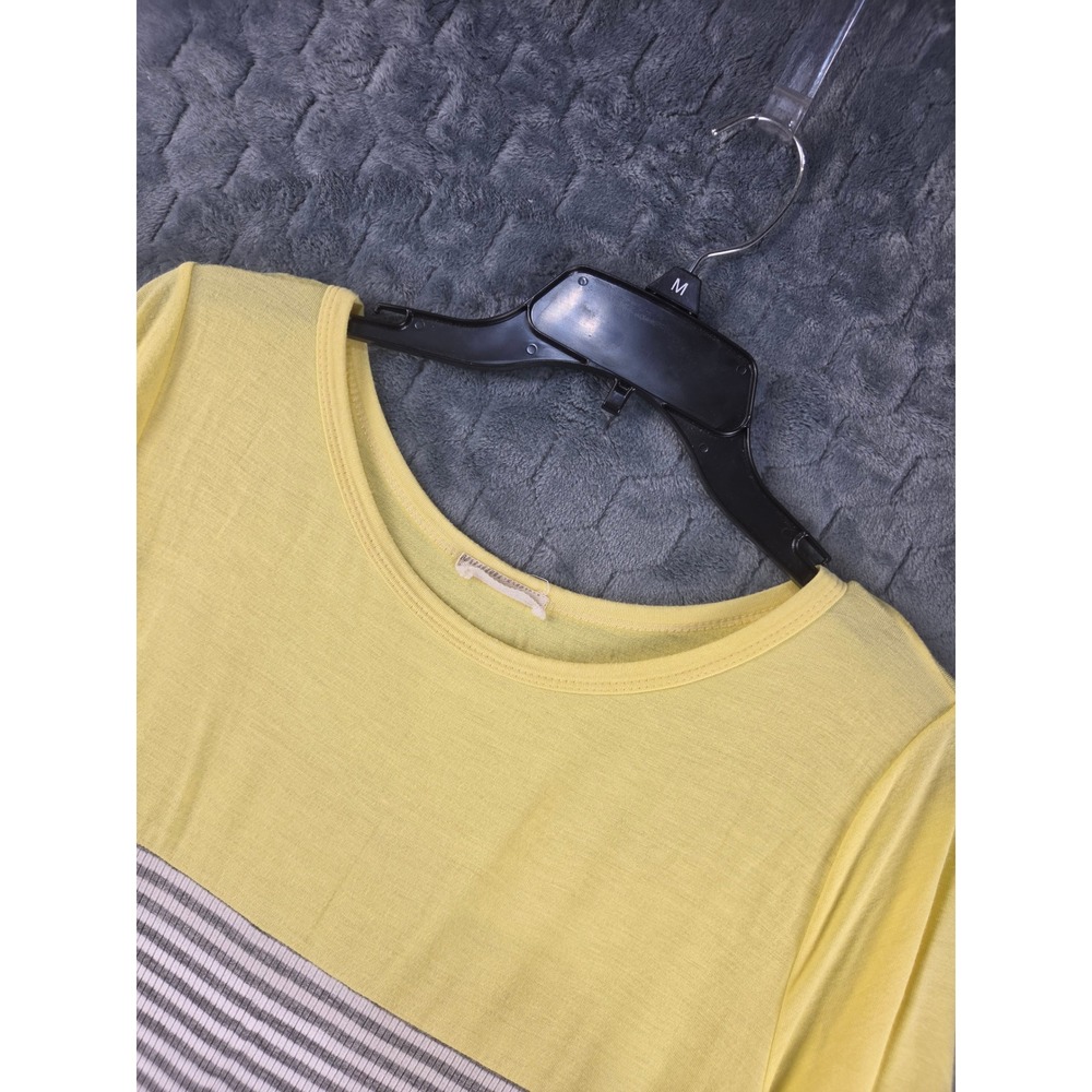 Flamingo Urban Yellow Grey White Colorblock Striped Short Sleeve Top Medium